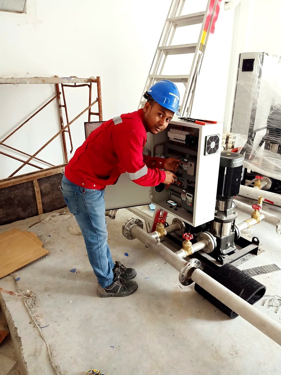 জাহাঙ্গীর কবির মালয়েশিয়ায় – শিল্প কারখানার ইলেকট্রিক কাজ