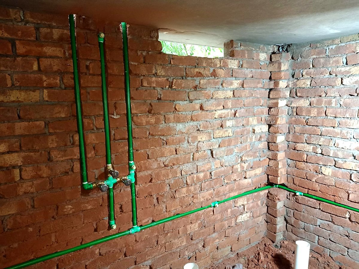 PPR সবুজ পাইপ ইনস্টলেশন – বাথরুম পানির লাইন